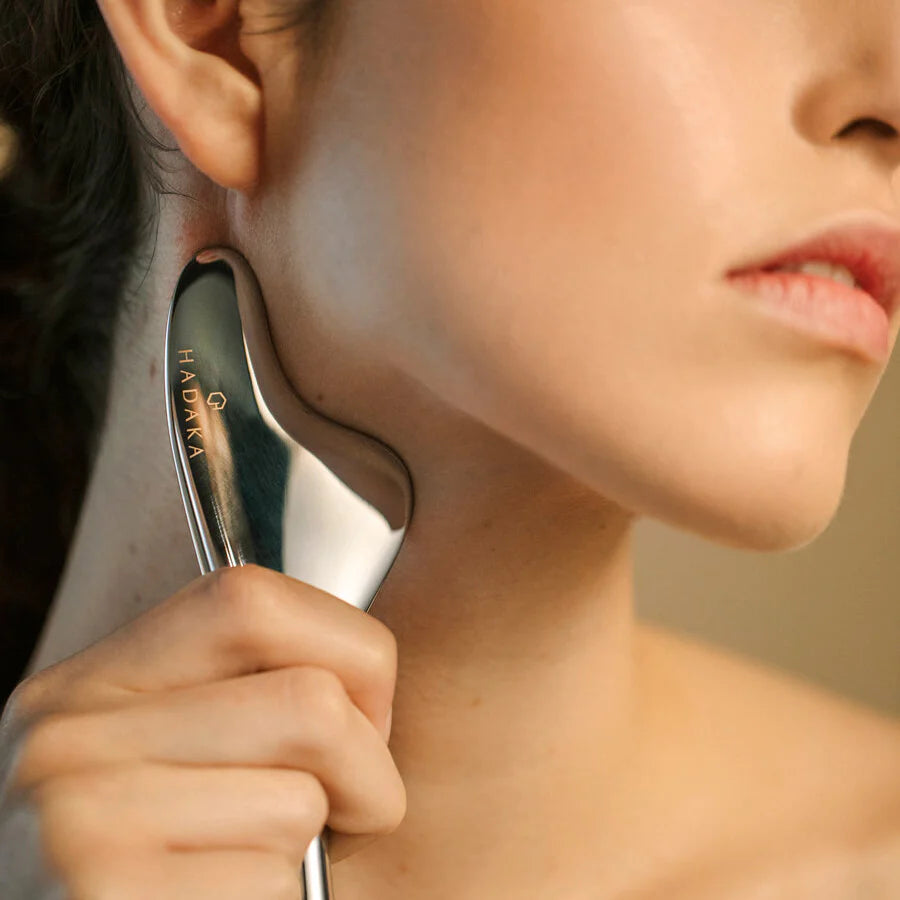 HADAKA SŌLEIL Solar Powered Microcurrent Gua Sha Facial Sculptor