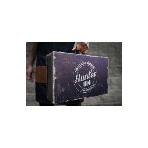 HUNTER 1114 Vintage Style Grooming Case Lined, durable case Quality hardware Faux leather